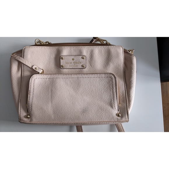 **well loved** Kate Spade crossbody purse - Picture 1 of 9